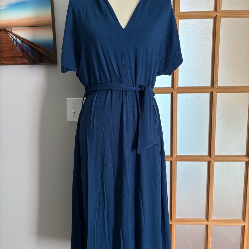 Soft Navy V-Neck Midi Dress with POCKETS